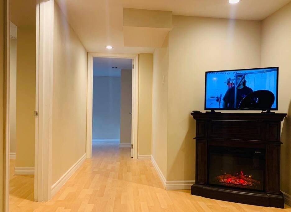 Finished 2 Bedroom Apartment In An Upscale Area Of Ajax Ngoại thất bức ảnh